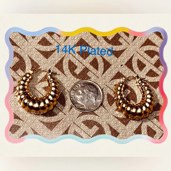 🆕 Croissant Hoop Earrings 14K Gold Plated - Picture 2 of 8